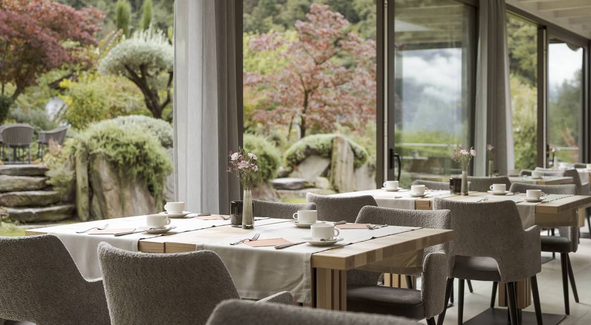 Frühstückstisch im Nature- Dining- Bereich